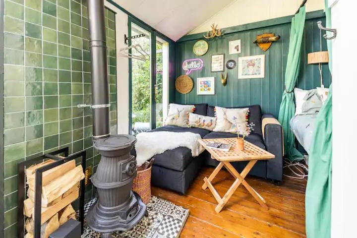 The Lodge - A Tranquil Escape Atworth 외부 사진