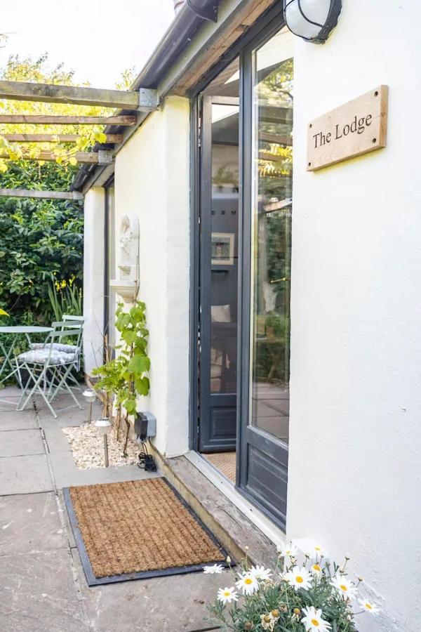 The Lodge - A Tranquil Escape Atworth 외부 사진