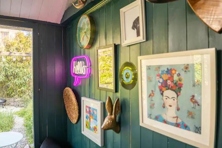 The Lodge - A Tranquil Escape Atworth 외부 사진