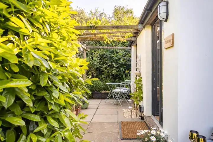 The Lodge - A Tranquil Escape Atworth 외부 사진
